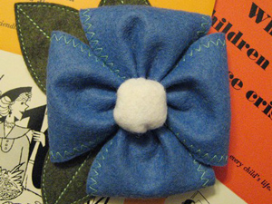 pinksparrow felt pin